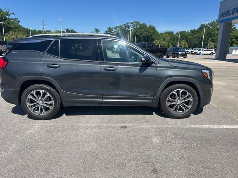 Used 2018 GMC Terrain SLT w/ Preferred Package FWD image 4