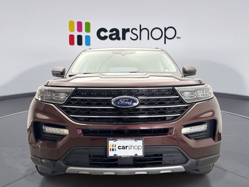 Used 2020 Ford Explorer XLT w/ Equipment Group 202A AWD/4WD image 7