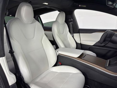 Used 2023 Tesla Model X Standard Range image 39