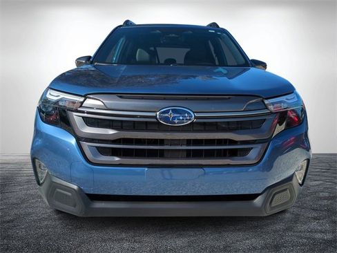 Used 2025 Subaru Forester Premium image 9