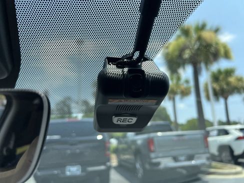 Used 2024 Nissan Kicks SV w/ Interior Electronics Package FWD image 29