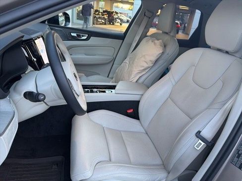 Certified 2025 Volvo XC60 B5 Ultra w/ Protection Package Premier image 9
