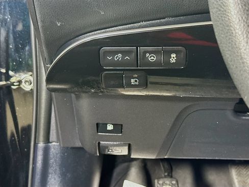 Certified 2018 Toyota Prius Two w/ Prius Two Safety Plus Package FWD image 10