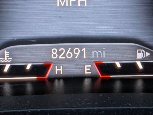 Used 2019 Jeep Cherokee Limited AWD/4WD image 19