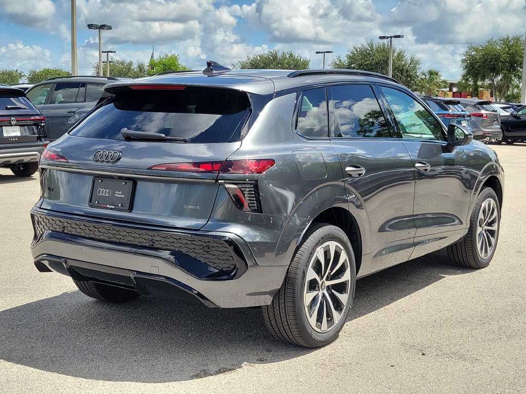 New 2026 Audi Q3 quattro 2.0T AWD/4WD image 5