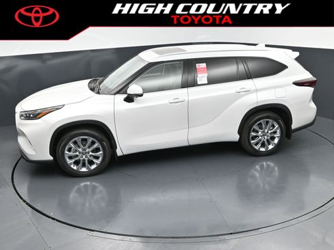 New 2026 Toyota Highlander Limited AWD/4WD image 28