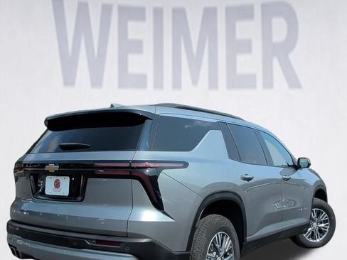 Used 2026 Chevrolet Traverse LT AWD/4WD image 7