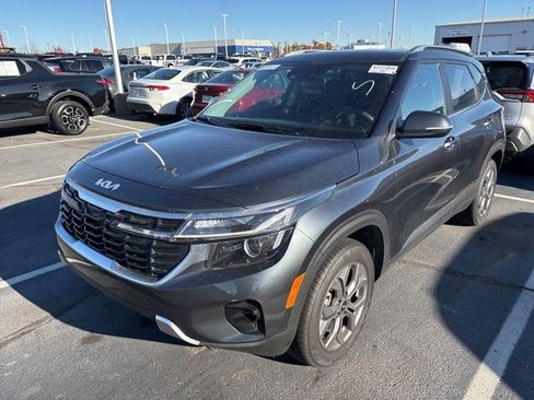 Used 2024 Kia Seltos S image 3