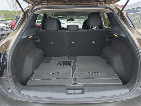 Used 2025 Nissan Kicks SV image 15