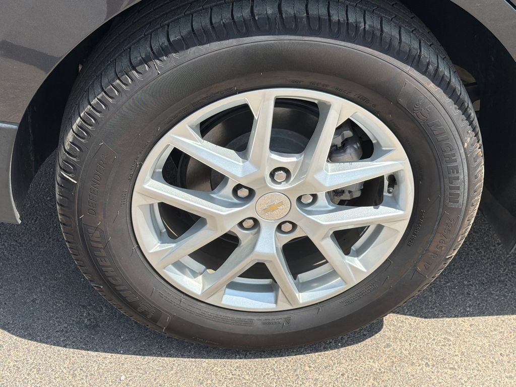Used 2023 Chevrolet Equinox LT FWD image 17