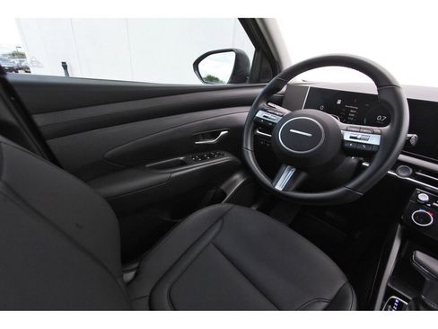 Certified 2025 Hyundai Tucson SEL FWD image 10