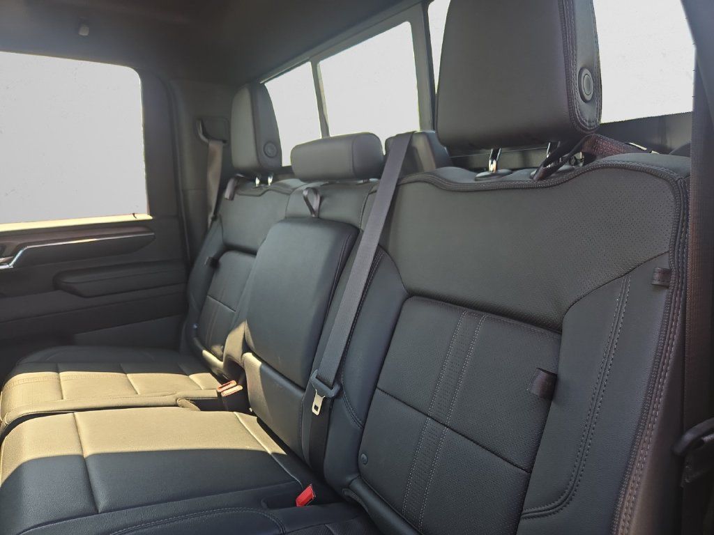 Used 2024 Chevrolet Silverado 3500 High Country w/ High Country Premium Package AWD/4WD image 15