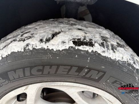 Used 2021 Chrysler Pacifica Limited image 12