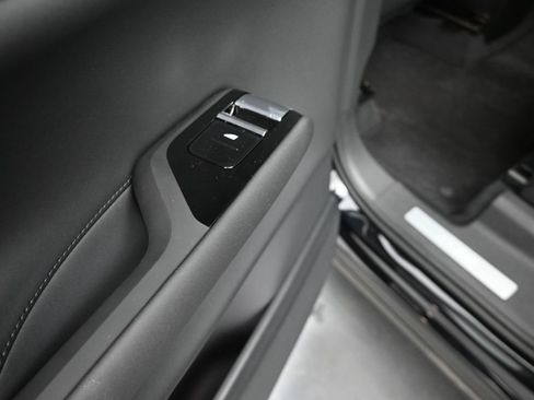 New 2025 Volvo EX90 Plus image 16