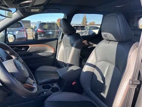 Certified 2025 Subaru Forester Sport image 25