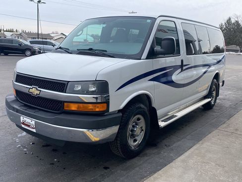 Used 2014 Chevrolet Express 3500 LT w/ LT Preferred Equipment Group image 4