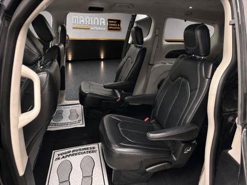 Certified 2022 Chrysler Pacifica Touring-L FWD image 22