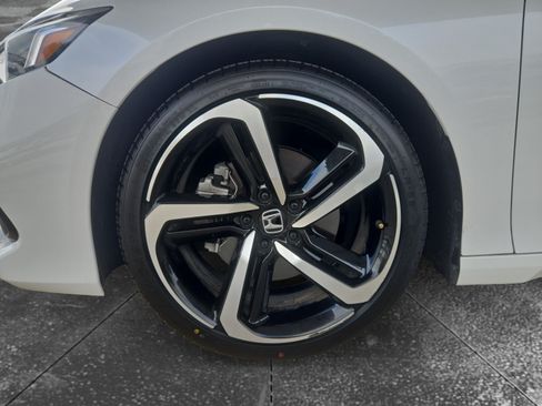 Used 2022 Honda Accord Sport image 9