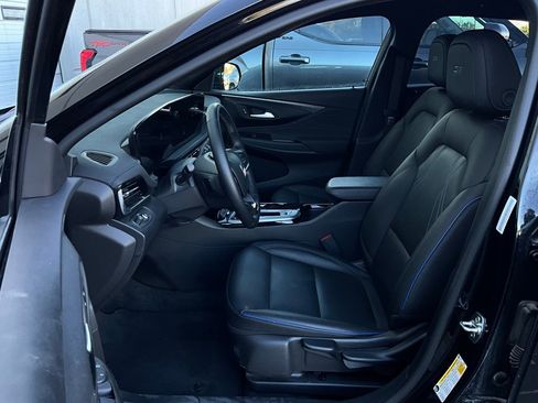 Used 2025 Buick Envista Sport Touring image 10