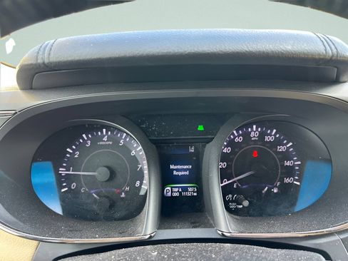 Used 2016 Toyota Avalon Limited w/ Toyota Safety Sense Package FWD image 23
