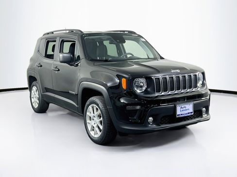 Used 2022 Jeep Renegade Latitude w/ Convenience Group AWD/4WD image 3
