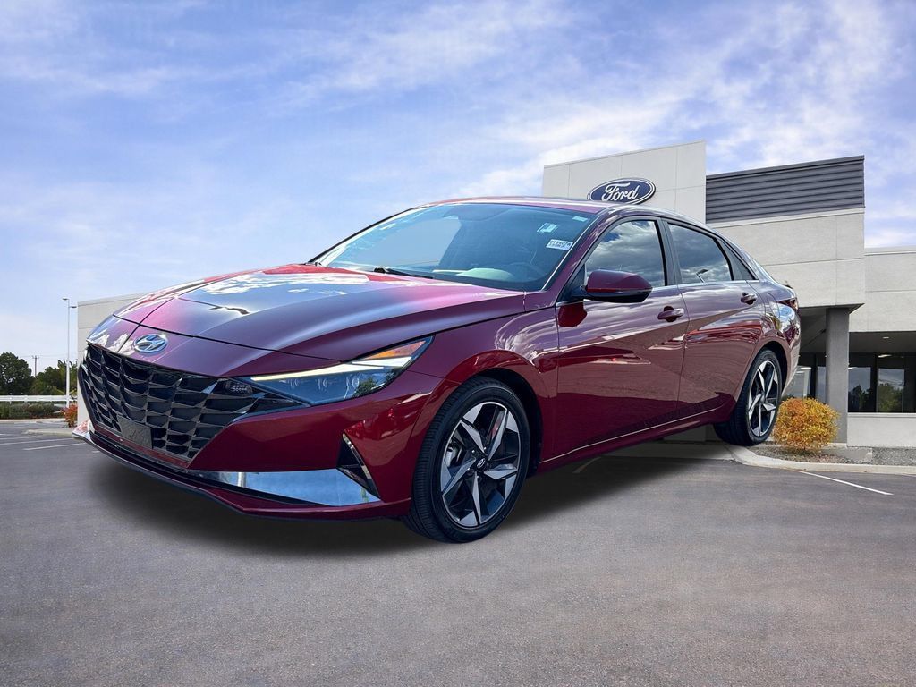 Used 2023 Hyundai Elantra Limited FWD image 4
