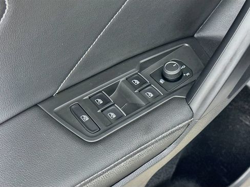 Used 2024 Volkswagen Tiguan SE R-Line AWD/4WD image 18