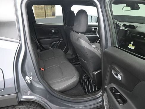 Used 2022 Jeep Renegade Altitude AWD/4WD image 14
