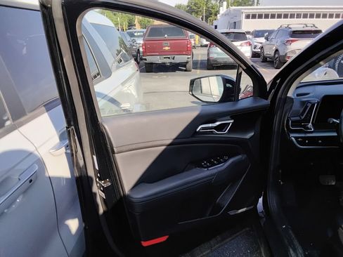Used 2023 Kia Sportage EX FWD image 9