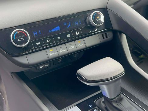 Used 2023 Hyundai Elantra SEL image 17