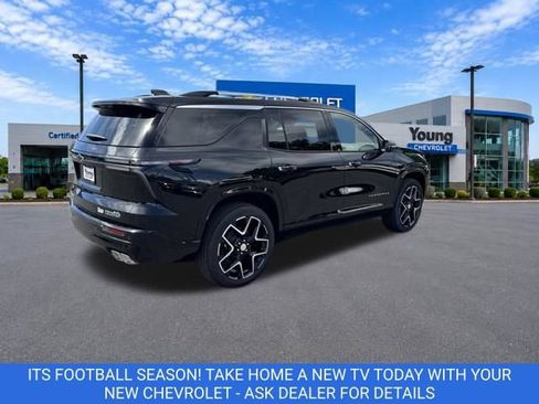 New 2026 Chevrolet Traverse High Country w/ LPO, Floor Liner Package AWD/4WD image 7