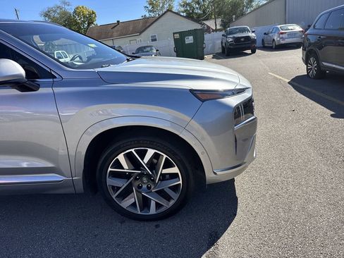 Used 2022 Hyundai Santa Fe Calligraphy image 2