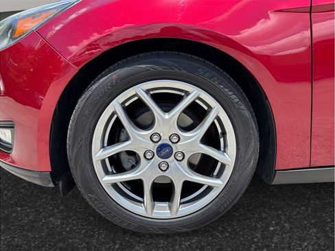 Used 2015 Ford Focus SE w/ Equipment Group 201A FWD image 12