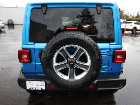 Used 2021 Jeep Wrangler Unlimited Sahara image 4