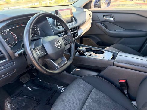 Certified 2025 Nissan Rogue SV FWD image 16
