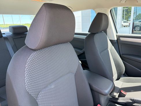 Used 2014 Volkswagen Passat 1.8T FWD image 25