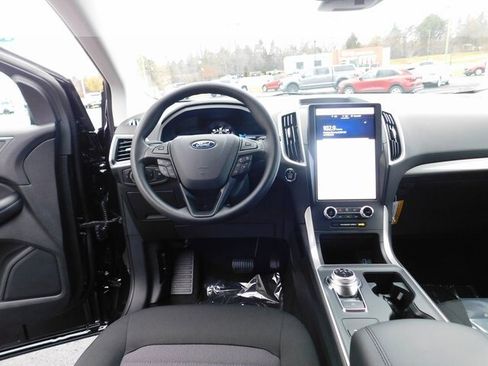 Used 2024 Ford Edge SE w/ Black Appearance Package image 32