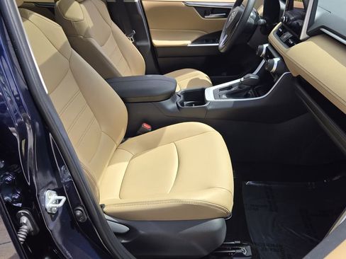 Used 2025 Toyota RAV4 XLE Premium image 17