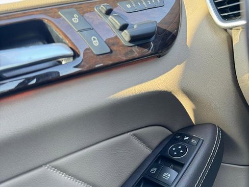 Used 2016 Mercedes-Benz GL 450 4MATIC w/ Premium I Package image 15