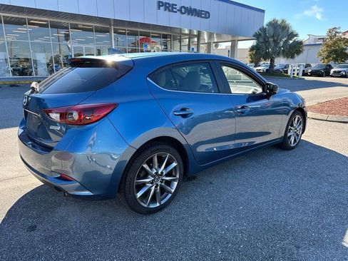 Used 2018 MAZDA MAZDA3 Grand Touring w/ Premium Equipment Package image 3