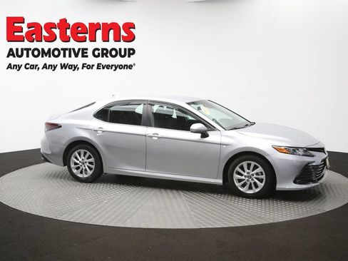 Used 2021 Toyota Camry LE FWD image 38