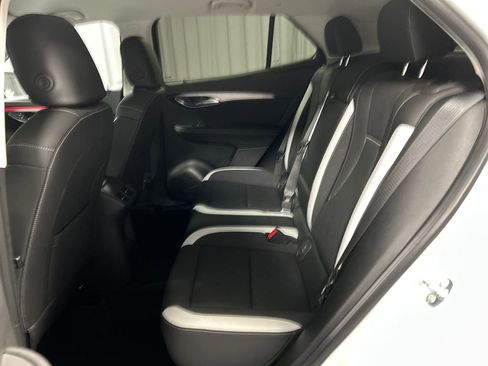 Used 2025 Buick Envision Sport Touring image 23