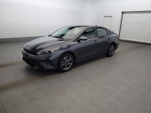 Used 2023 Kia Forte LXS FWD image 2