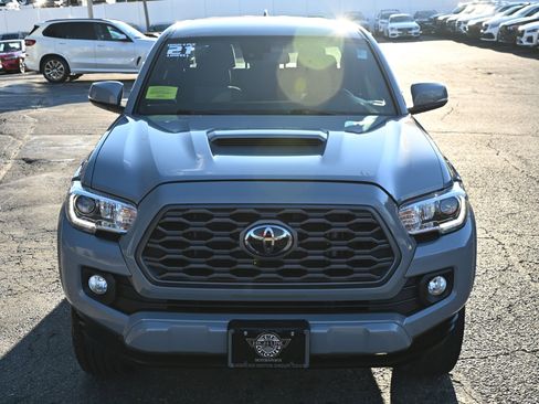 Used 2021 Toyota Tacoma TRD Sport w/ Technology Package image 4