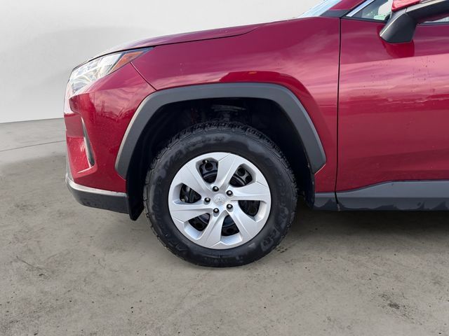 Used 2024 Toyota RAV4 LE AWD/4WD image 9