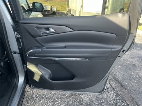 New 2025 Chevrolet Traverse LT w/ LPO, Floor Liner Package image 27