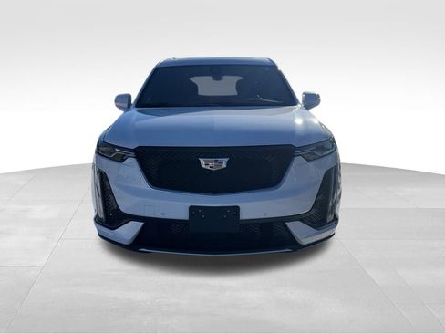 Used 2024 Cadillac XT6 Sport w/ Technology Package image 3