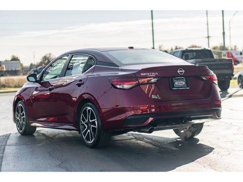 Used 2024 Nissan Sentra SR image 3