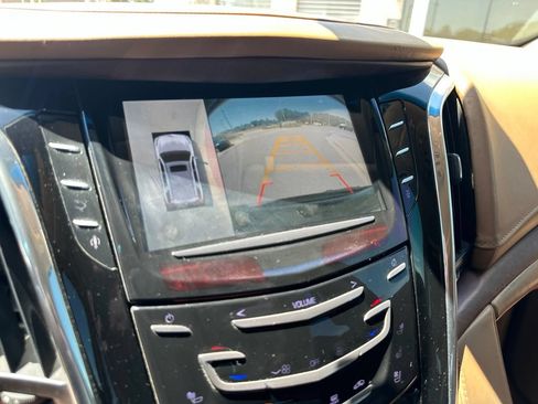 Used 2015 Cadillac Escalade Platinum AWD/4WD image 9