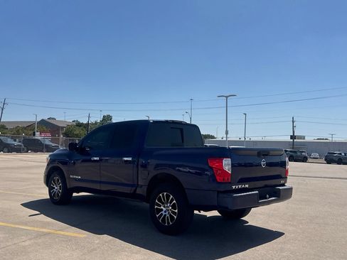 Used 2021 Nissan Titan SV RWD image 20